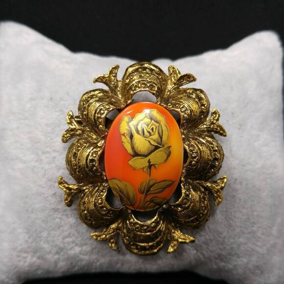 Vintage Gold Rose Orange Lucite Brooch, Ornate Scalloped Frame, 1960s, 1 7/8 In - Picture 7 of 10